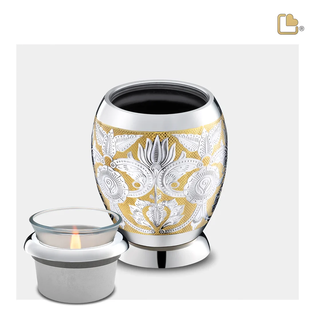 Tealight urn features an intricate jali pattern